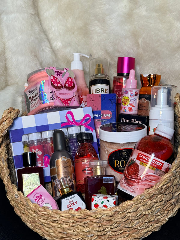 بوكس متجوزين اوي بوكس مكون اكتر من ٢٥ قطعه في كل منتجات المتجوزين اوي