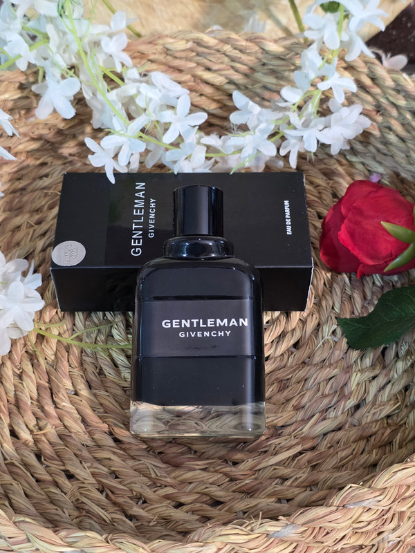 🤌🏻عايزه تسيب بصمتك ! يبقي جرب ده ! 👏
برفيوم "جنتل مان " من جيفنشي
 Givenchy Gentleman Eau de Parfum✨️🥂
ريحه رجوليّة كما يقول الكتاب أنيقة جدًا وكلاس اوي 
 بيدّي إحساس بالفخامة والثقة 😎🫱🏻‍🫲🏽